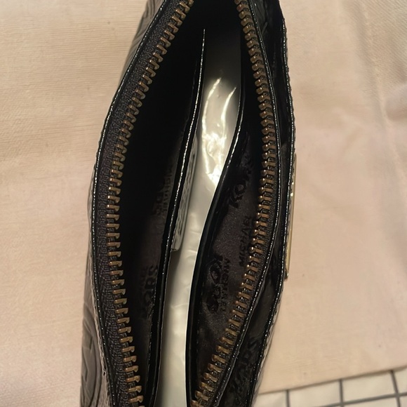 Michael Kors cosmetic pouch - Picture 5 of 8